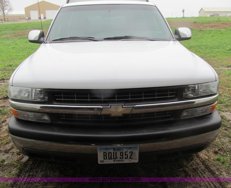 image for item J3484 2002 Chevrolet Silverado 2500 LS pickup truck