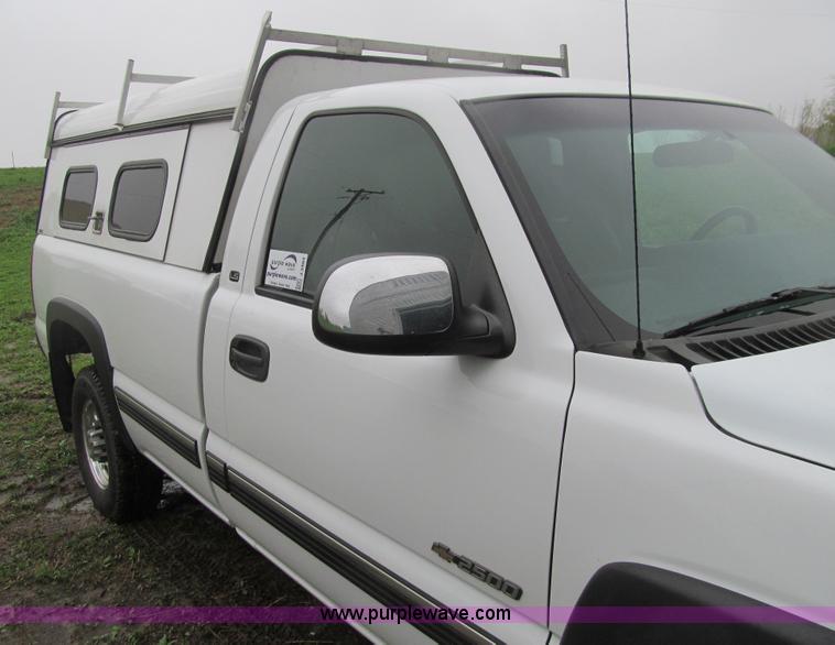 image for item J3484 2002 Chevrolet Silverado 2500 LS pickup truck