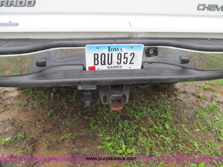 image for item J3484 2002 Chevrolet Silverado 2500 LS pickup truck