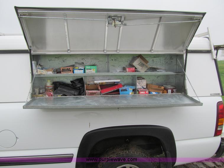 image for item J3484 2002 Chevrolet Silverado 2500 LS pickup truck