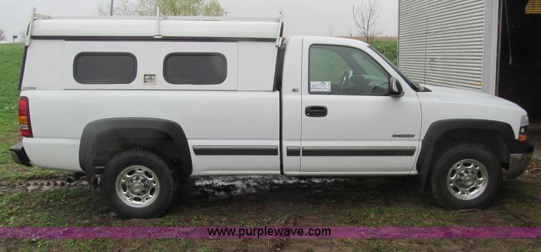 image for item J3484 2002 Chevrolet Silverado 2500 LS pickup truck