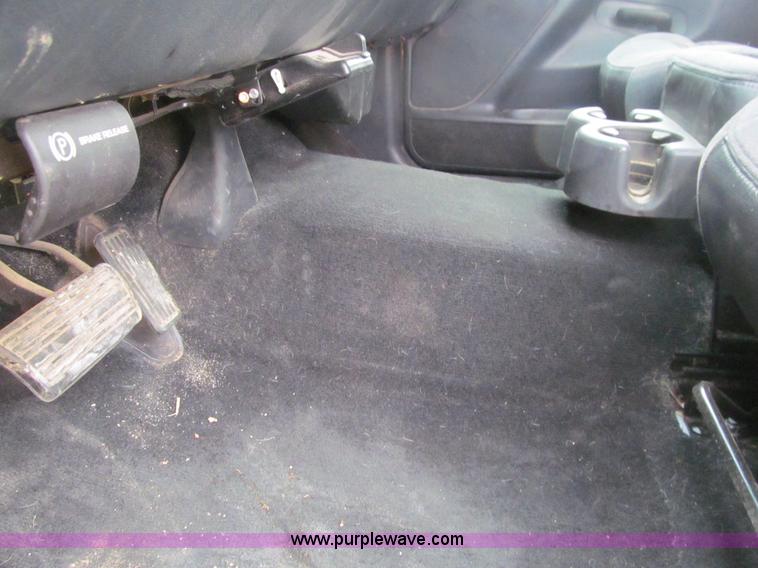 image for item J3484 2002 Chevrolet Silverado 2500 LS pickup truck