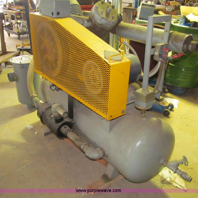 Ingersoll Rand 7V vacuum pump in Swan, IA Item J3492 sold Purple Wave