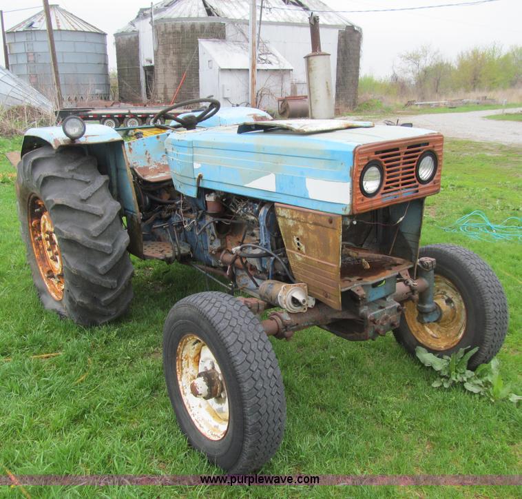 image for item J3499 Long U550 tractor