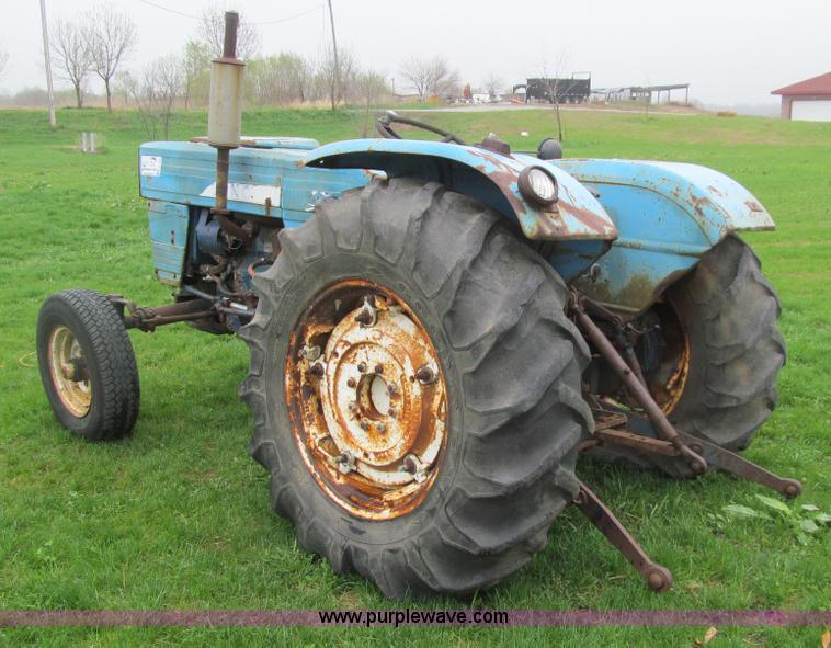 image for item J3499 Long U550 tractor