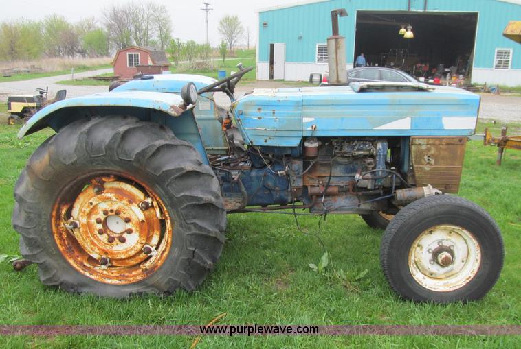 image for item J3499 Long U550 tractor