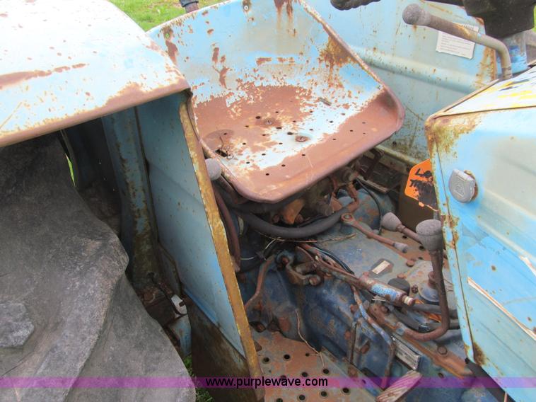 image for item J3499 Long U550 tractor