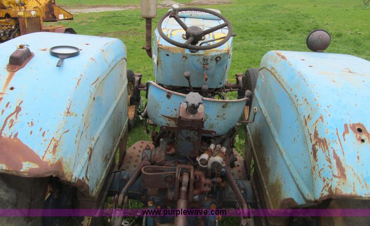 image for item J3499 Long U550 tractor
