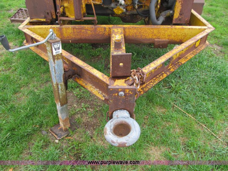 image for item J3500 Vermeer 1600 portable chipper