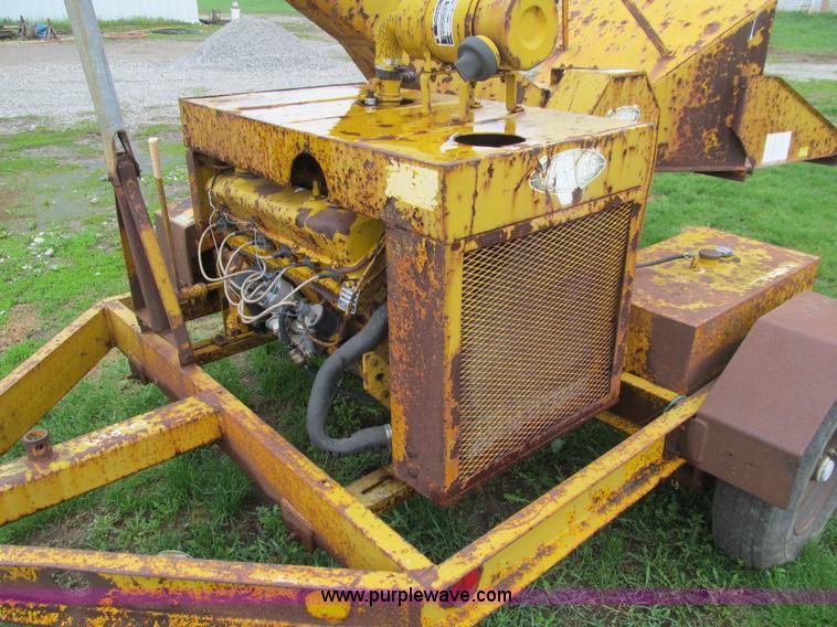 image for item J3500 Vermeer 1600 portable chipper