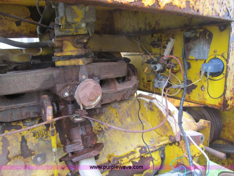 image for item J3500 Vermeer 1600 portable chipper