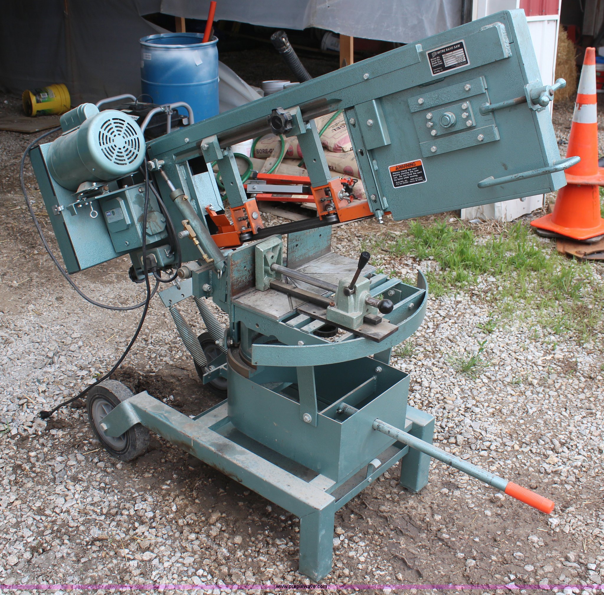 Ellis 1600 bandsaw in Gardner, KS Item AM9311 sold Purple Wave