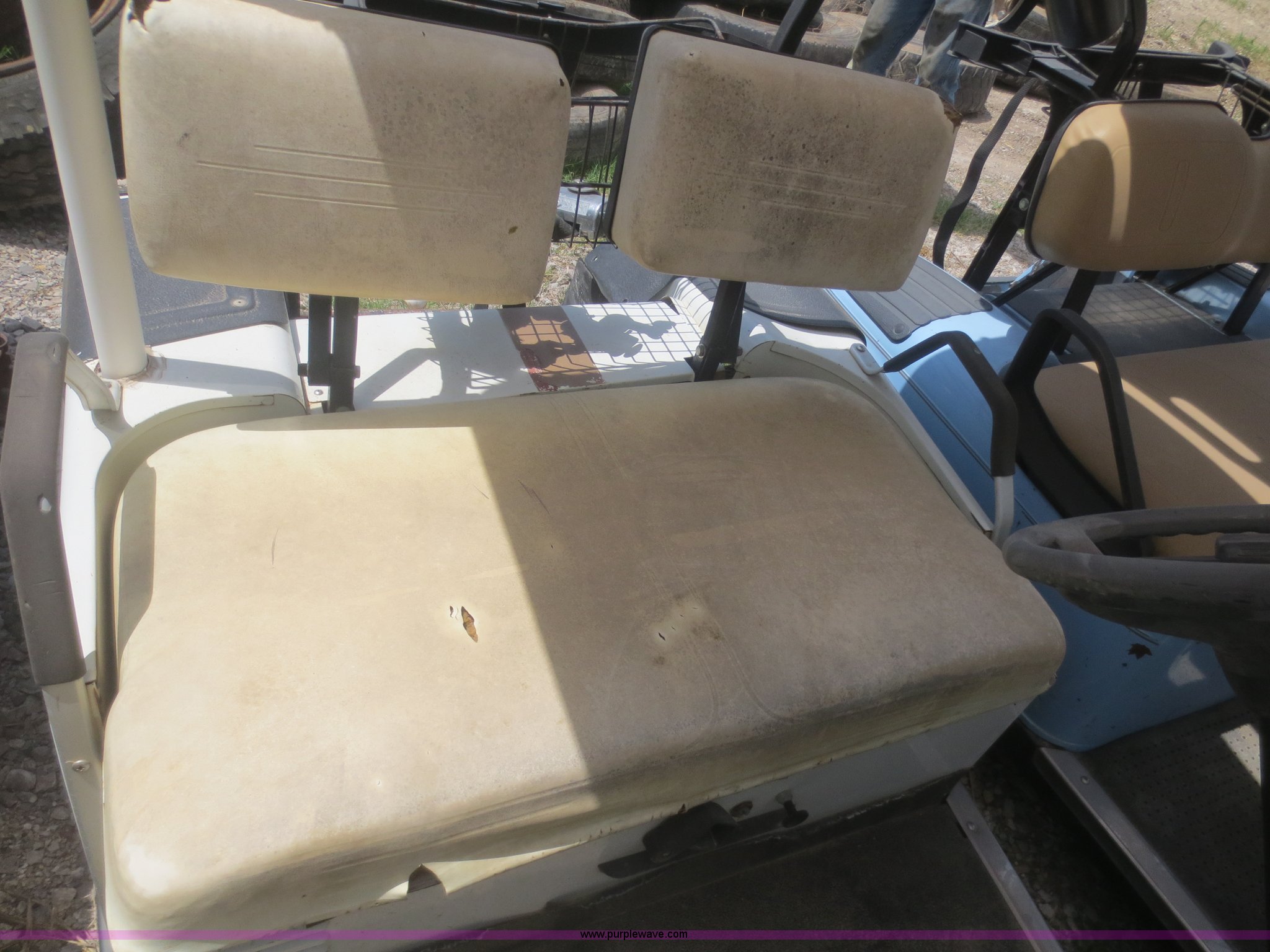 (2) golf carts in Tulsa, OK Item F6934 sold Purple Wave