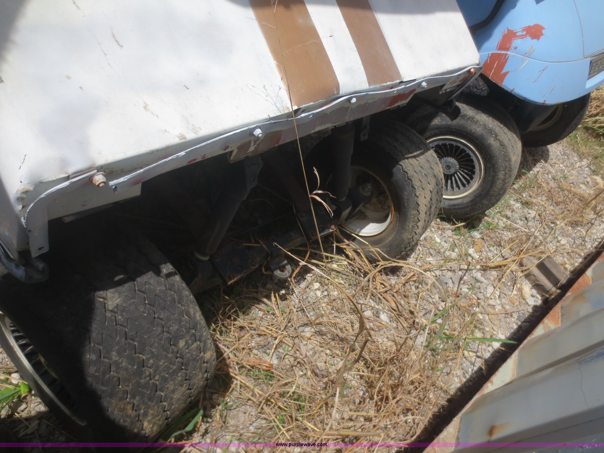 (2) golf carts in Tulsa, OK Item F6934 sold Purple Wave