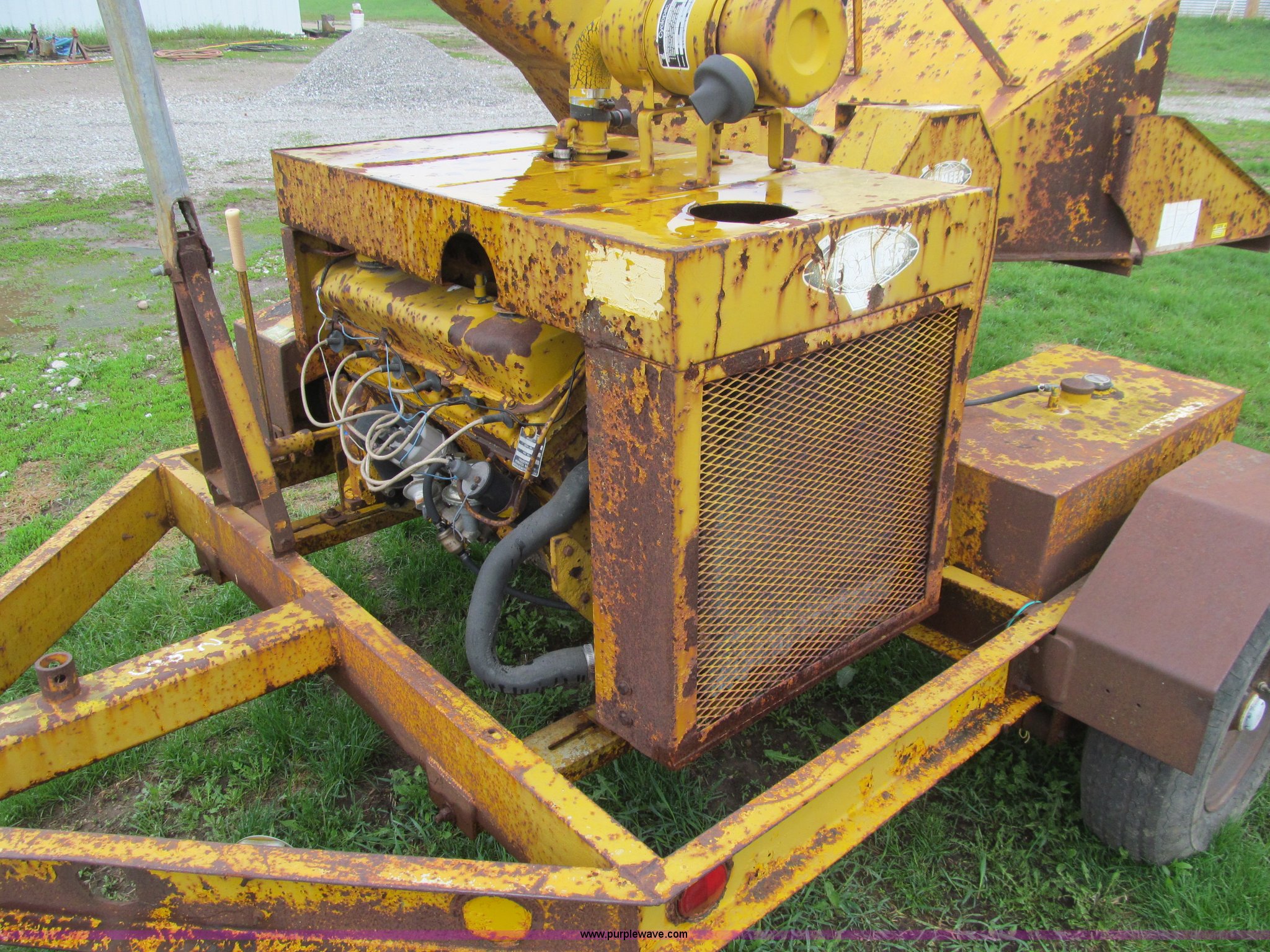 Vermeer 1600 portable chipper in Swan, IA Item J3500 sold Purple Wave