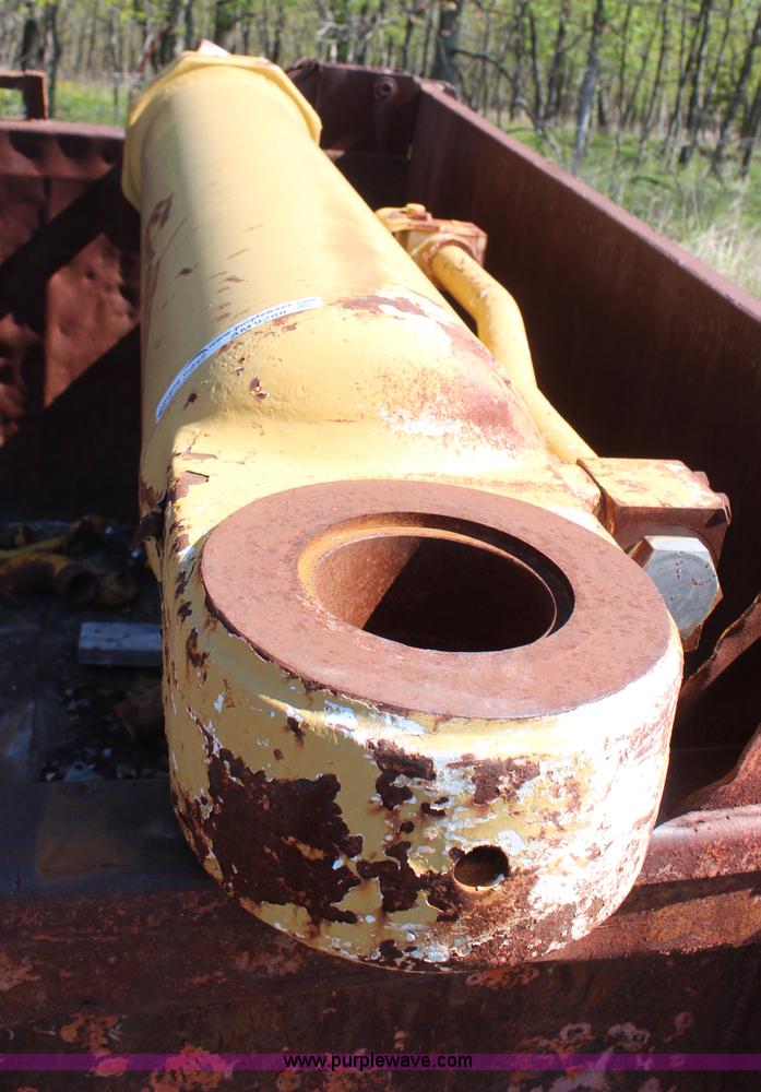 image for item AM9288 Assorted hydraulic cylinders