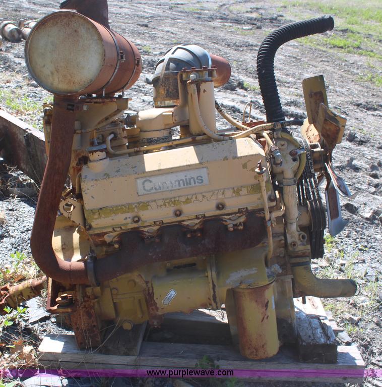 image for item AM9289 Cummins V-555C V8 diesel engine