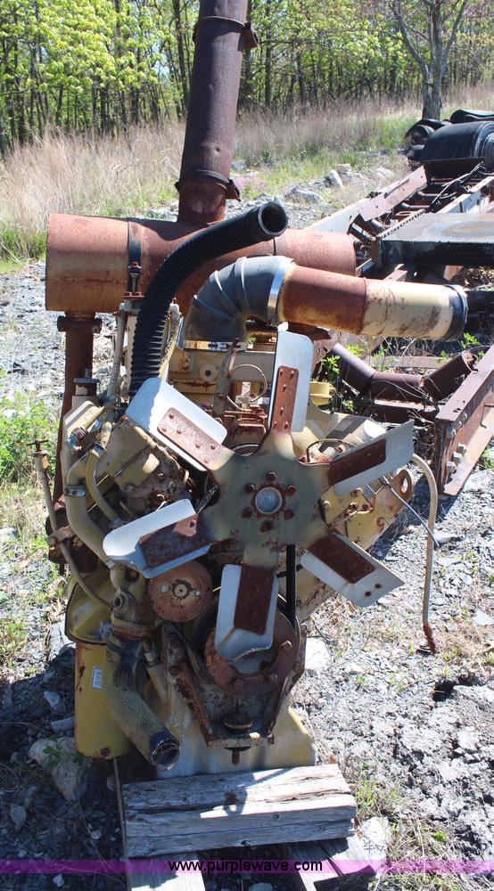 image for item AM9289 Cummins V-555C V8 diesel engine