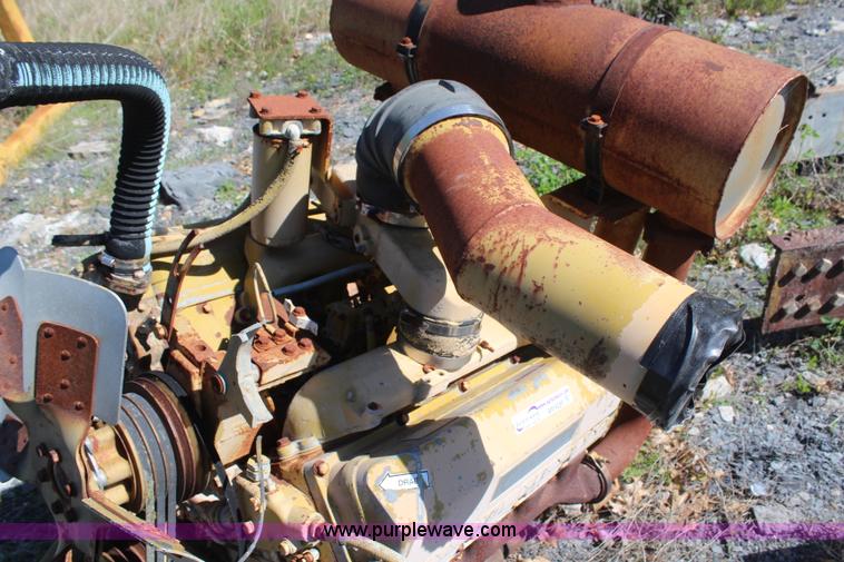 image for item AM9289 Cummins V-555C V8 diesel engine