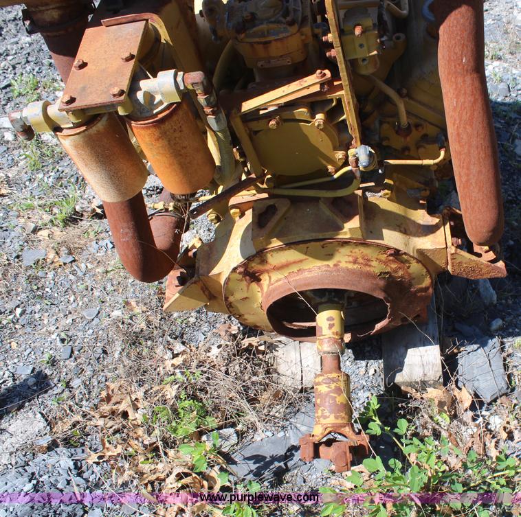 image for item AM9289 Cummins V-555C V8 diesel engine