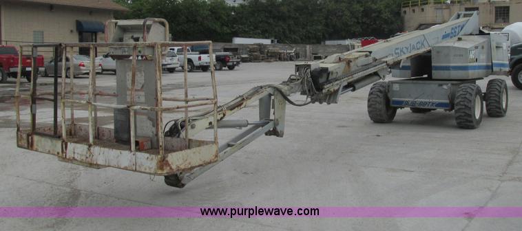 image for item AN9060 1997 Skyjack SJB-66TK boom lift