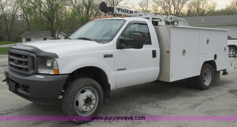image for item AN9077 2004 Ford F550 Super Duty XL service truck with crane