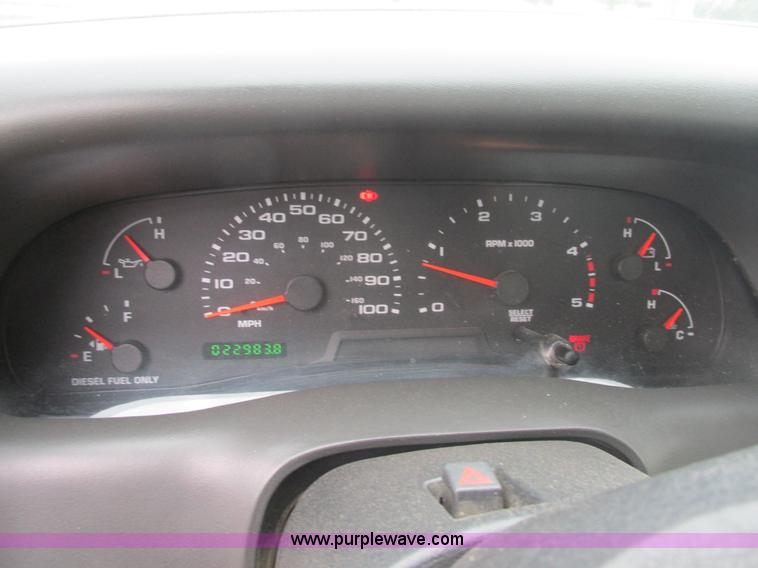 image for item AN9077 2004 Ford F550 Super Duty XL service truck with crane