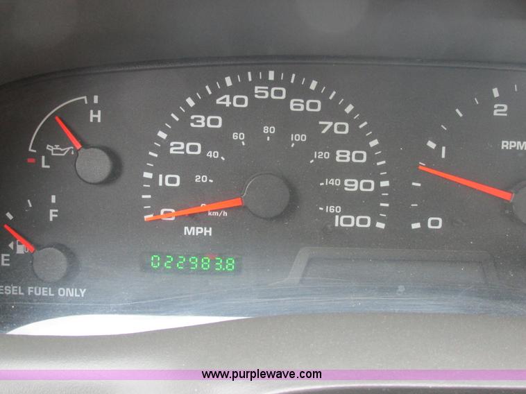 image for item AN9077 2004 Ford F550 Super Duty XL service truck with crane