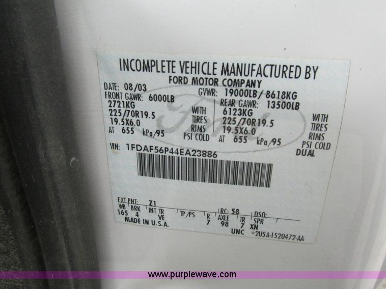 image for item AN9077 2004 Ford F550 Super Duty XL service truck with crane