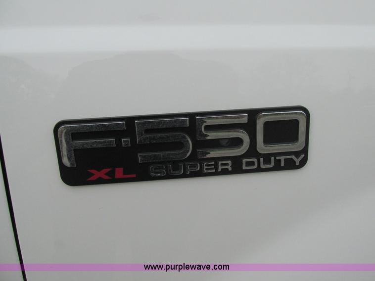 image for item AN9077 2004 Ford F550 Super Duty XL service truck with crane