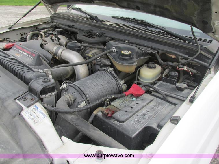 image for item AN9077 2004 Ford F550 Super Duty XL service truck with crane