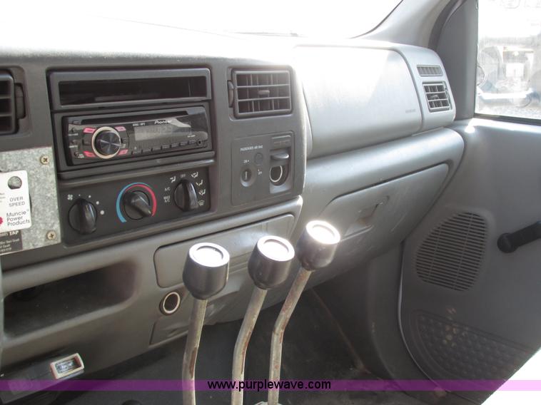 image for item AN9082 2003 Ford F550 dump bed truck