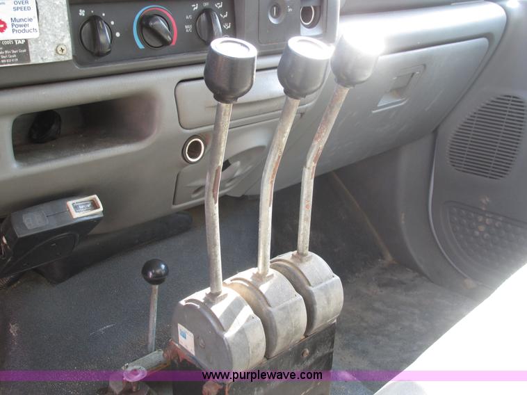 image for item AN9082 2003 Ford F550 dump bed truck