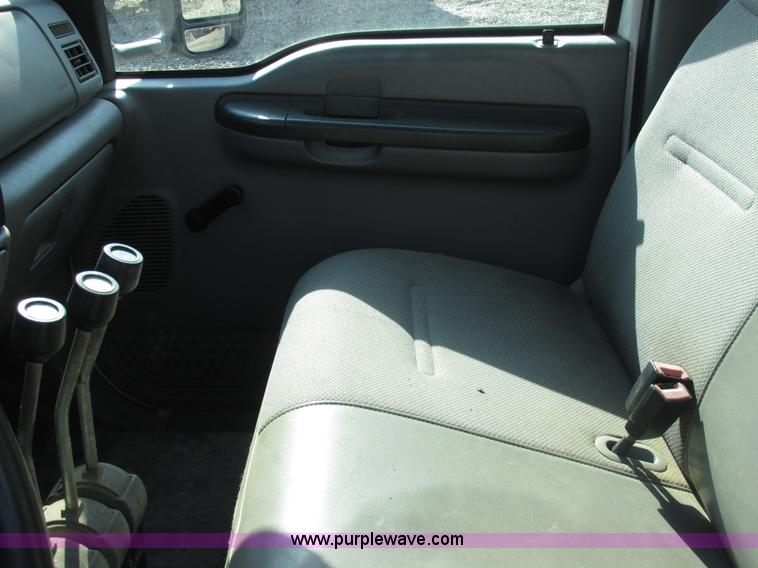 image for item AN9082 2003 Ford F550 dump bed truck