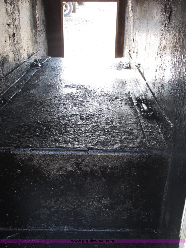 image for item AN9082 2003 Ford F550 dump bed truck