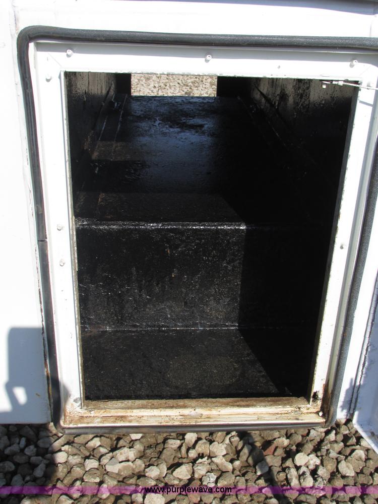 image for item AN9082 2003 Ford F550 dump bed truck