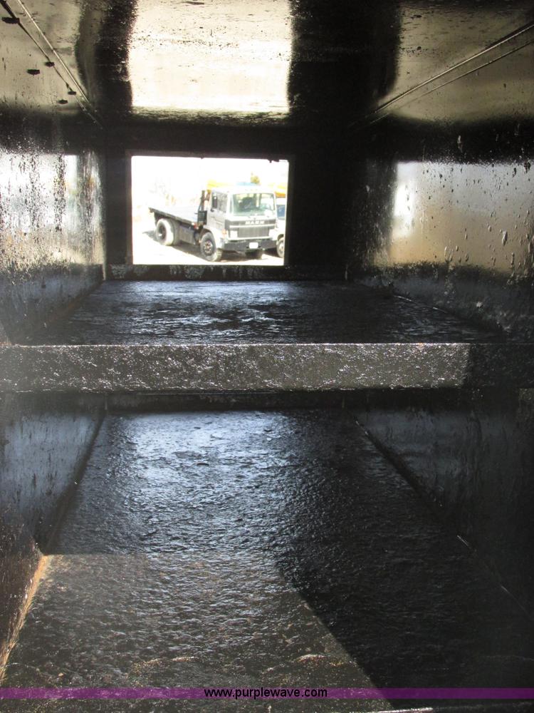 image for item AN9082 2003 Ford F550 dump bed truck