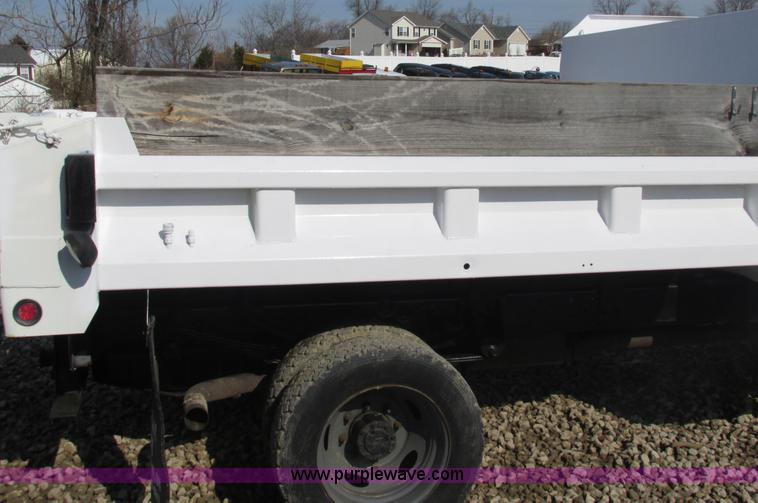 image for item AN9082 2003 Ford F550 dump bed truck