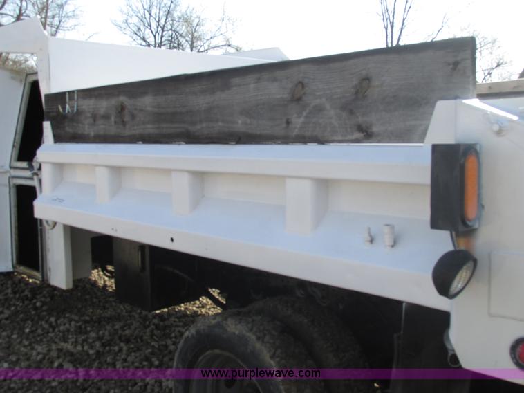 image for item AN9082 2003 Ford F550 dump bed truck