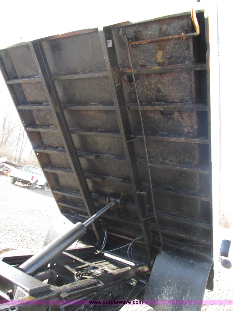 image for item AN9082 2003 Ford F550 dump bed truck