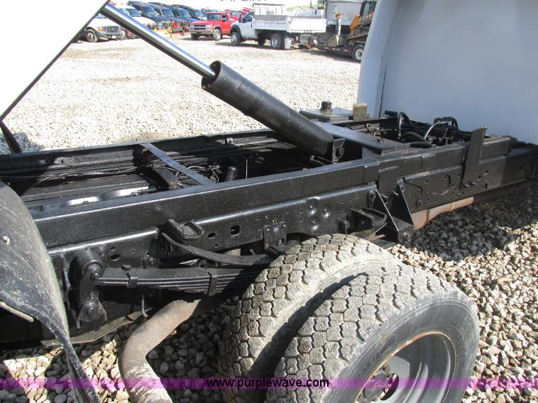 image for item AN9082 2003 Ford F550 dump bed truck