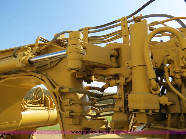 image for item B4910 1975 Caterpillar 623B elevating scraper