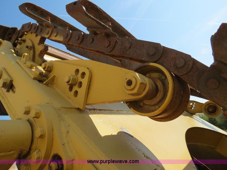 image for item B4910 1975 Caterpillar 623B elevating scraper