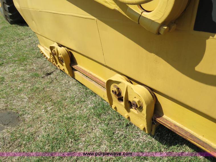 image for item B4910 1975 Caterpillar 623B elevating scraper