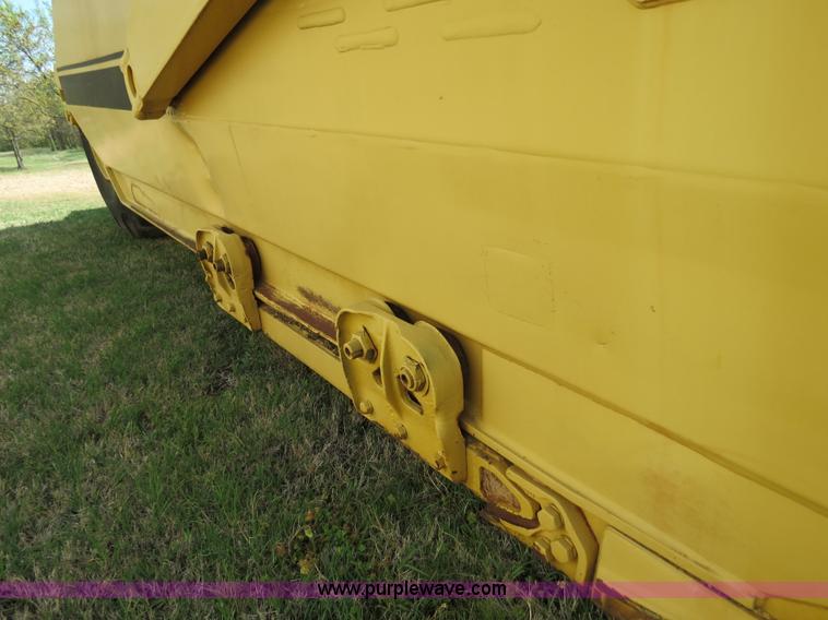 image for item B4910 1975 Caterpillar 623B elevating scraper