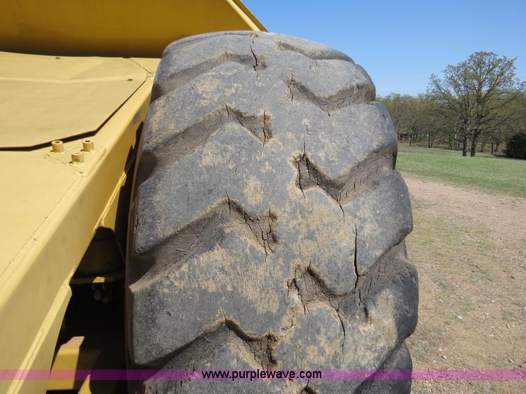 image for item B4910 1975 Caterpillar 623B elevating scraper