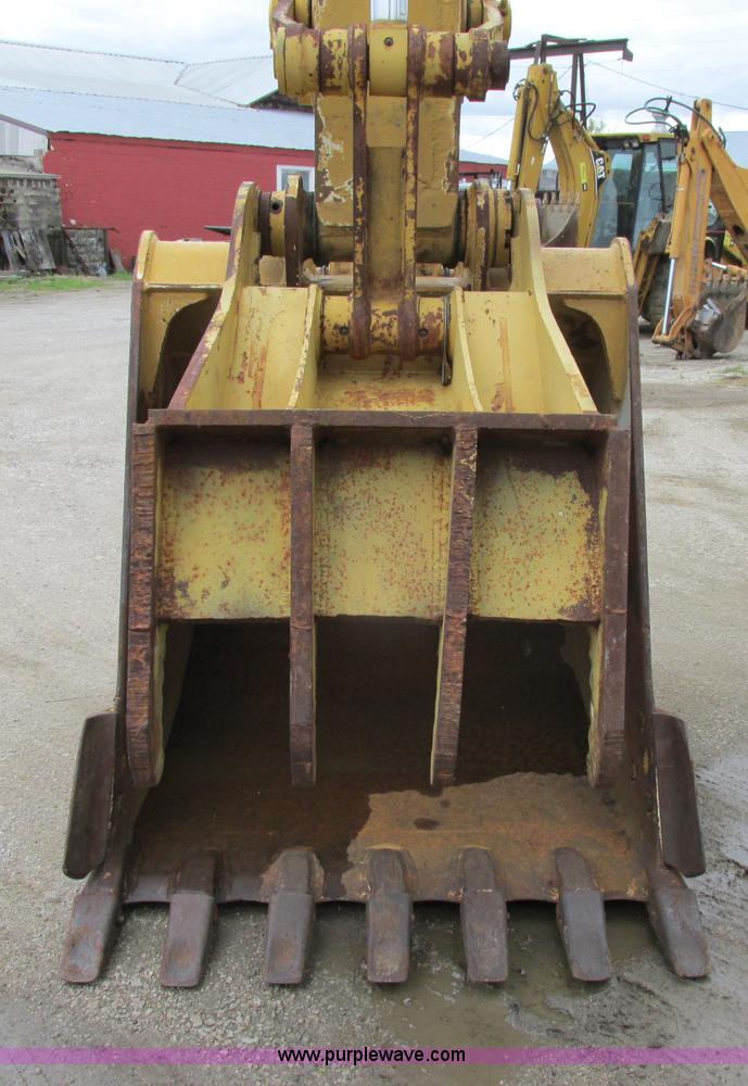 image for item D3962 1997 Caterpillar 325B excavator