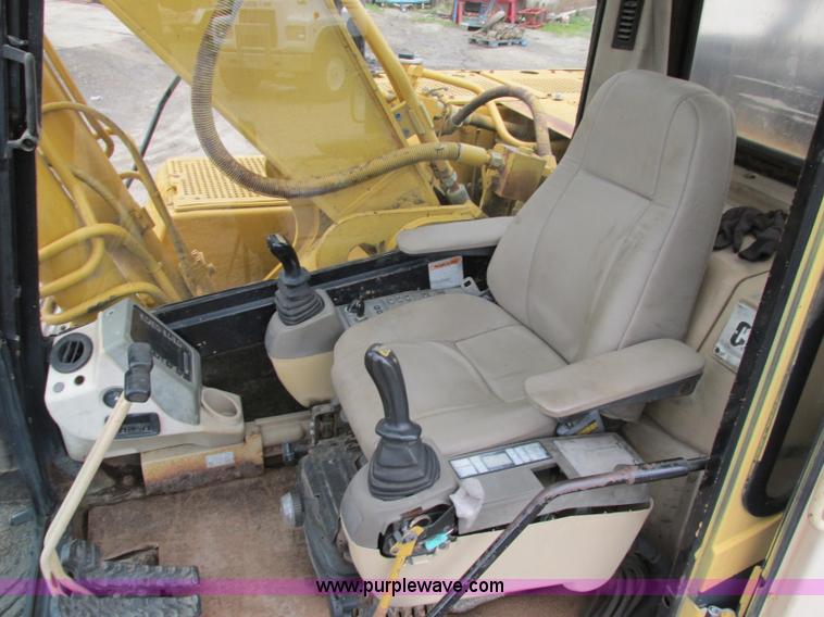 image for item D3962 1997 Caterpillar 325B excavator