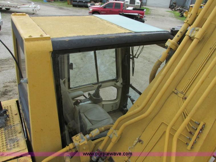 image for item D3962 1997 Caterpillar 325B excavator