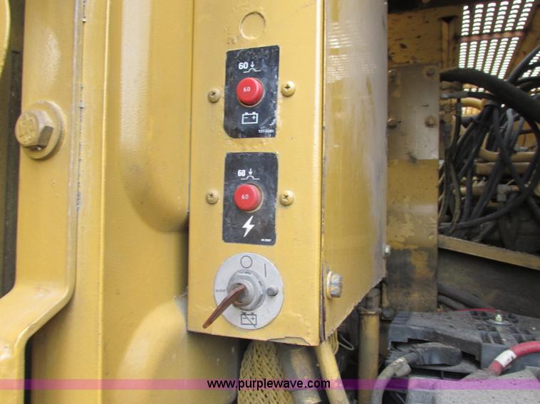 image for item D3962 1997 Caterpillar 325B excavator